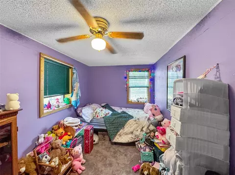 Bedroom - 709 N Oak St, Withee, WI 54498 photo 4 of 5