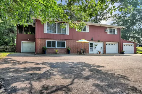 405 Oakwood Dr, Durand, WI 54736