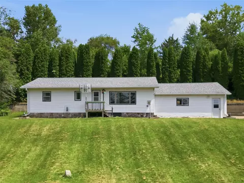 w10890 Hiview Road, Black River Falls, WI 54615
