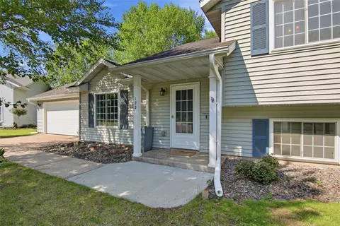 122 Eagle Ridge Ct, Eau Claire, WI 54703
