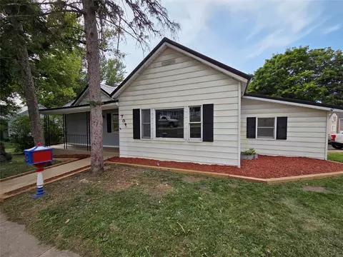 702 W Prospect St, Durand, WI 54736
