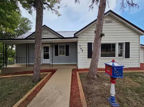 702 W Prospect St, Durand, WI 54736