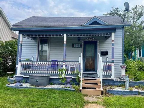 913 Summer St, Eau Claire, WI 54701