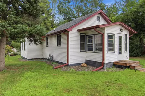 2425 7th St, Eau Claire, WI 54703