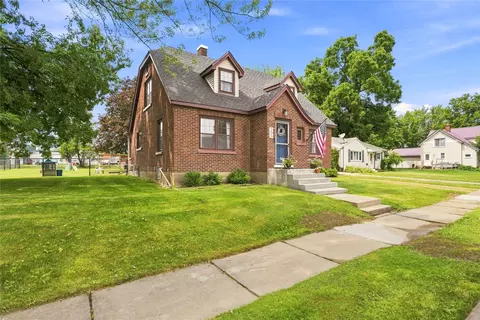 Exterior - 205 N Boardman St, Thorp, WI 54771 photo 2 of 9