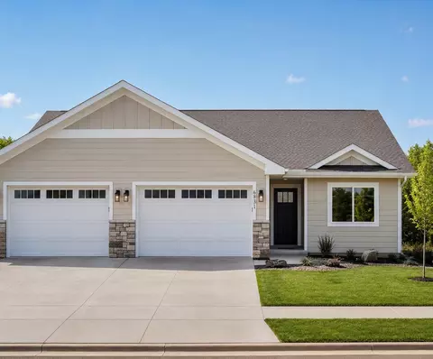 6831 Buck Tail Dr, Altoona, WI 54720