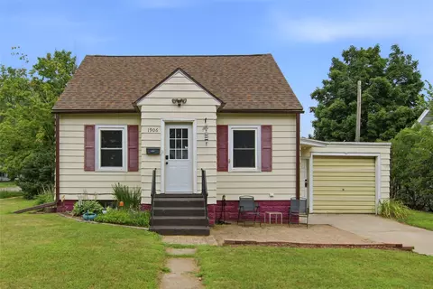1906 9th St, Eau Claire, WI 54703