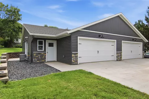 1323 Carpenter Ave, Eau Claire, WI 54703