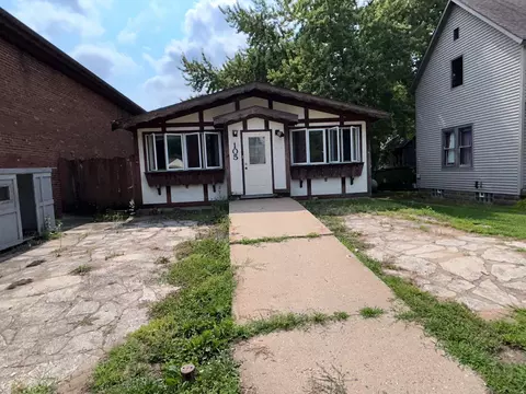 105 N Main St, Cochrane, WI 54622