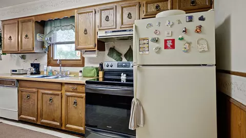 Kitchen - 26231 W 1st Ave, Eleva, WI 54738 photo 4 of 6