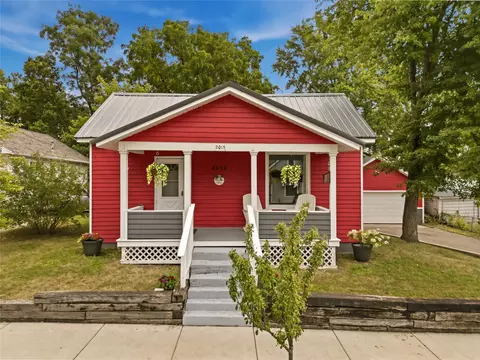 2015 4th St, Eau Claire, WI 54703