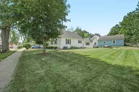 Exterior - 329 E 4th Ave, Stanley, WI 54768 photo 5 of 10