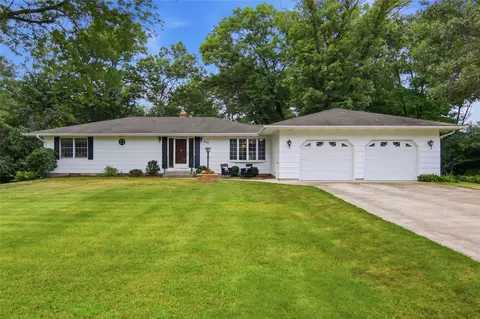2719 E Deblene Ln, Eau Claire, WI 54703