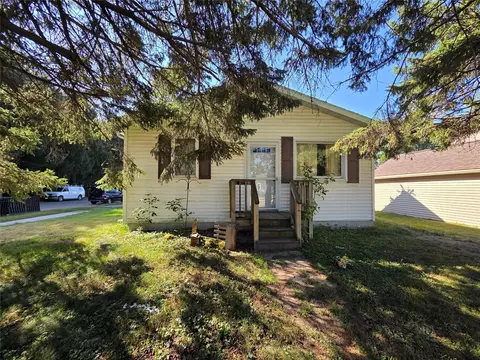 Exterior - 428 E School St, Thorp, WI 54771 photo 5 of 7