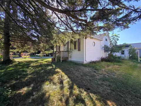 Exterior - 428 E School St, Thorp, WI 54771 photo 6 of 7