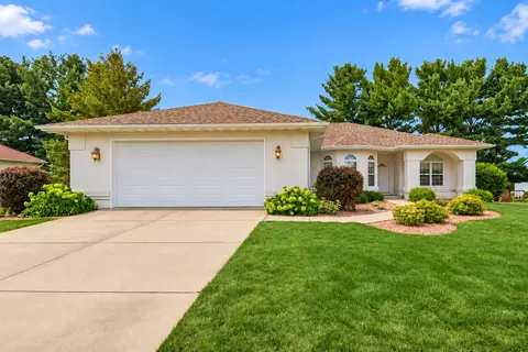 1807 Pine Park Dr, Eau Claire, WI 54701