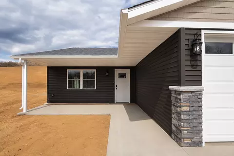 1848 Dorret Rd, Eau Claire, WI 54703