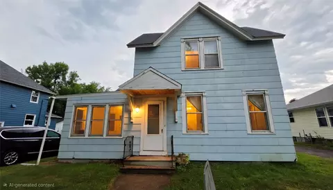 2416 4th St, Eau Claire, WI 54703