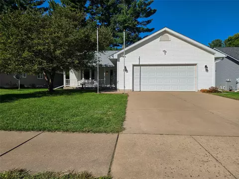 3228 Summerfield Dr, Eau Claire, WI 54701