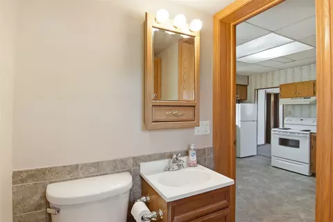 Bath - 50476 S 2nd St, Eleva, WI 54738 photo 2 of 2