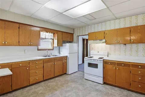 Kitchen - 50476 S 2nd St, Eleva, WI 54738 photo 3 of 4