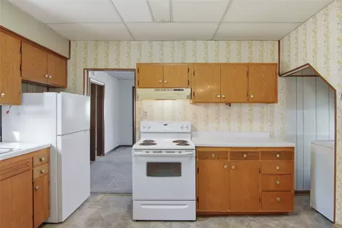 Kitchen - 50476 S 2nd St, Eleva, WI 54738 photo 2 of 4