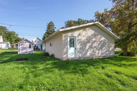 Exterior - 321 E 2nd Ave, Stanley, WI 54768 photo 7 of 10