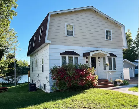 414 E River Ave, Ladysmith, WI 54848