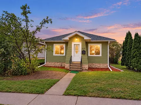 2430 Wood St, La Crosse, WI 54603