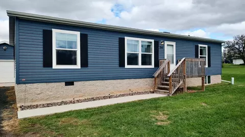 Exterior - 250 E Md St, Cadott, WI 54727 photo 3 of 4