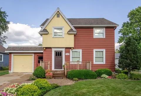 2017 11th St, Eau Claire, WI 54703