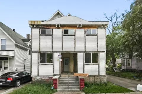 317 Earl St #1-2, Eau Claire, WI 54703