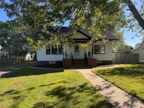 Exterior - 304 Wisconsin Ave, Cameron, WI 54822 photo 3 of 5