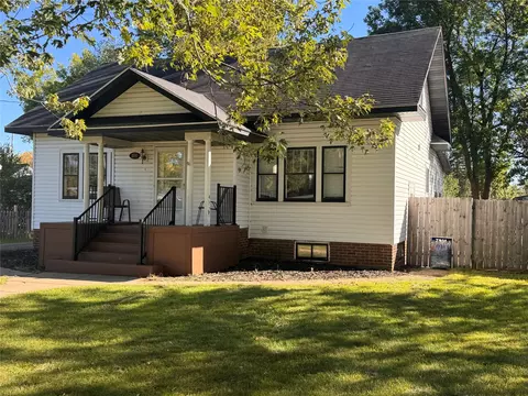 Exterior - 304 Wisconsin Ave, Cameron, WI 54822 photo 2 of 5
