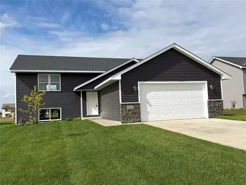 1825 Cypress Trl, New Richmond, WI 54017