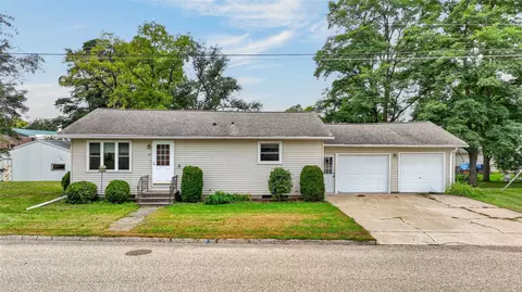 126 S Park Rd, Blair, WI 54616
