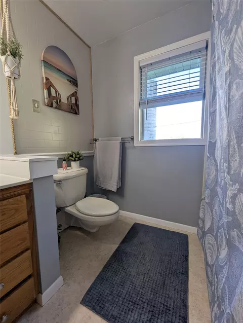 Bath - e799 1150th Avenue, Downing, WI 54734 photo 2 of 3