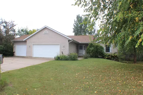 2509 Melmar Ct, Eau Claire, WI 54703