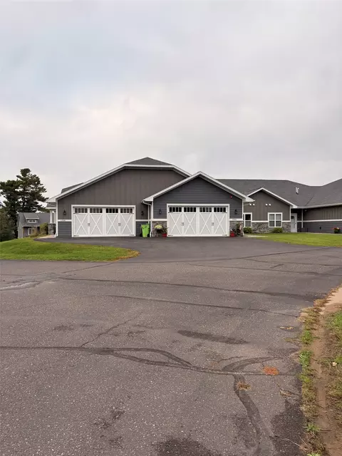 1368 Cypress Ct, Altoona, WI 54720