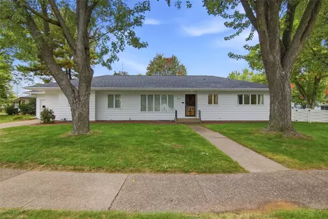 404 W Macarthur Ave, Eau Claire, WI 54701