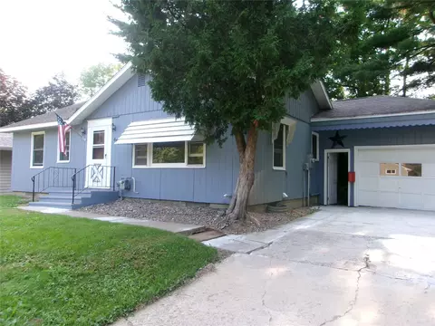 470 S 4th St, Barron, WI 54812