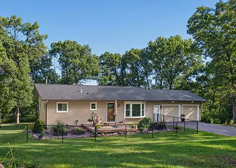 1800 White Oak Dr, Eau Claire, WI 54703
