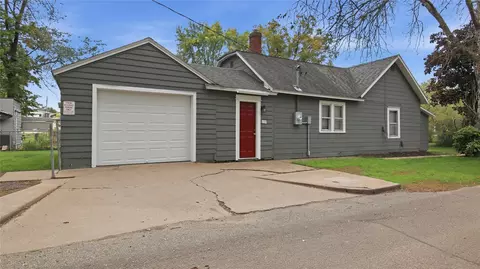 237 10th Ave, Eau Claire, WI 54703