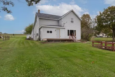 826 E 3rd Ave, Durand, WI 54736