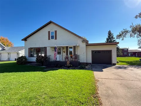 Exterior - 1612 6th Ave, Bloomer, WI 54724 photo 2 of 7