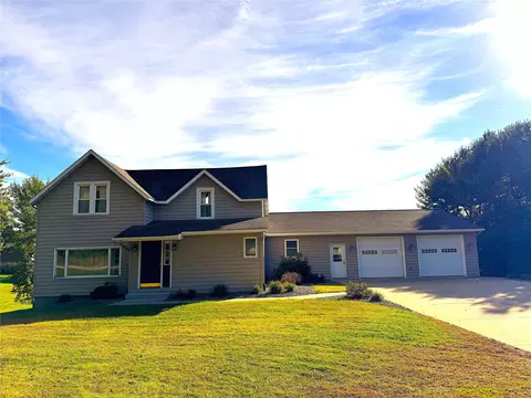 35260 Diagonal St, Independence, WI 54747
