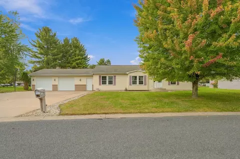 1027 Prairie Cir, Menomonie, WI 54751