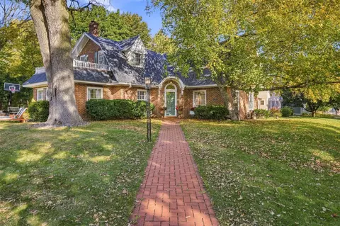 532 Summit Ave, Eau Claire, WI 54701