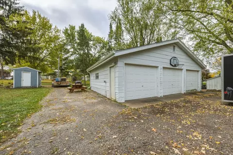 Exterior - 334 E 2nd Ave, Stanley, WI 54768 photo 12 of 13