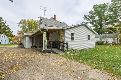 Exterior - 334 E 2nd Ave, Stanley, WI 54768 photo 11 of 13